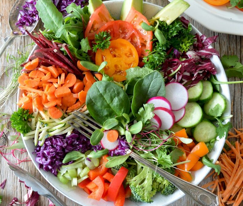 Gesundes Leben close-up photo of vegetable salad
